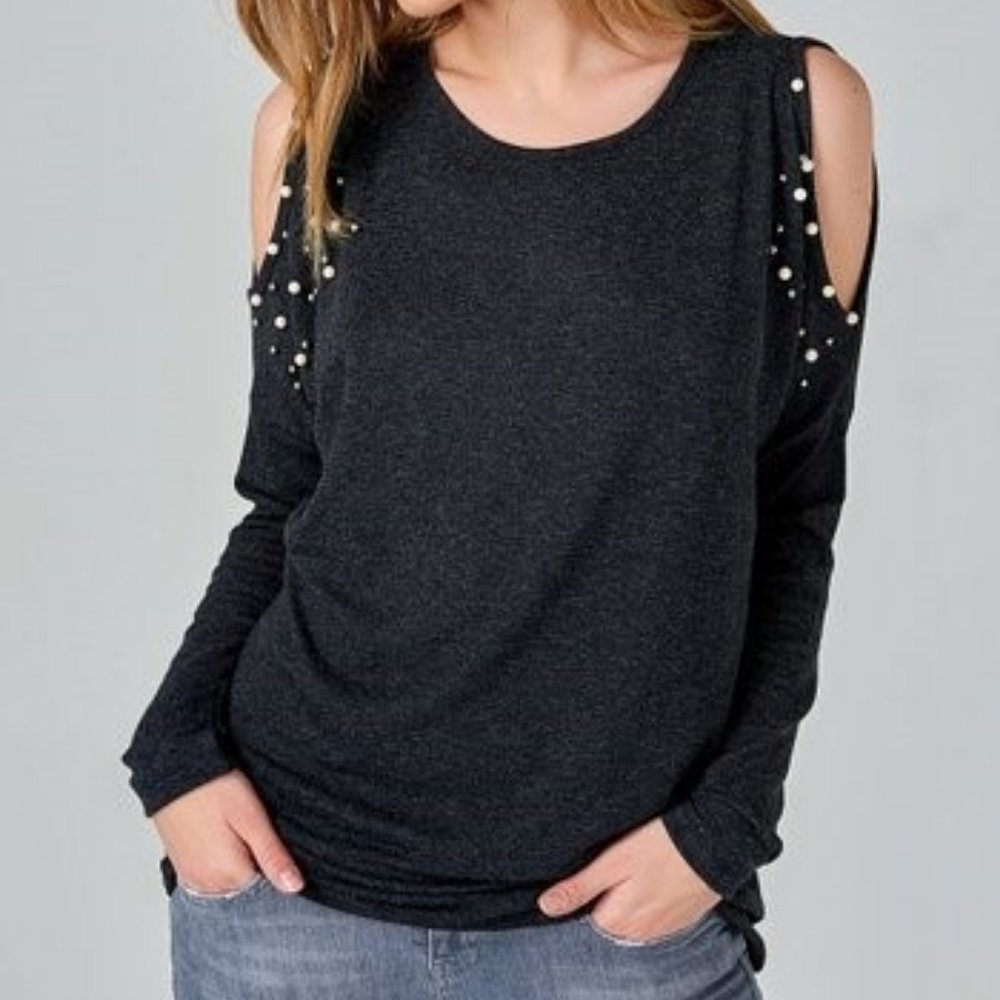 BoutiquenFume Imitation Pearl-Accent Shoulder-Cutout Top